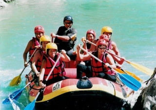  Rafting con amigos. 